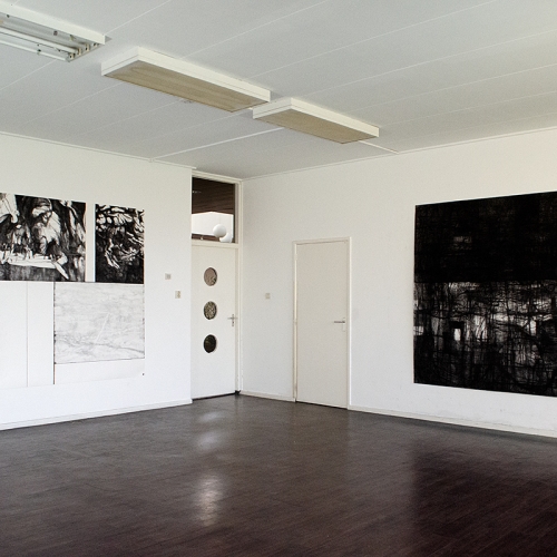 2023 Studioview / 2 drawings right: 2021 Untitled, 157 x 260 cm and left: 2023 Untitled no. 1, 157 x 279 cm / charcoal on paper